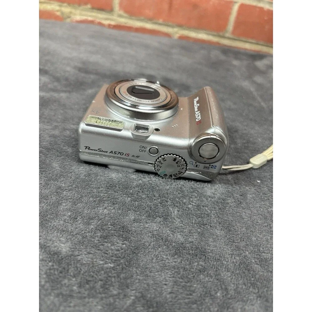 Canon PowerShot A570 IS Digital Camera 7.1MP 4x Optical Zoom For Parts/Repair